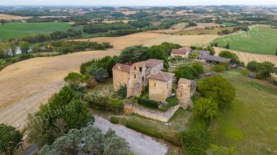 Château - 400 m² - 9 pièces
