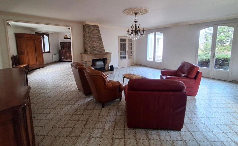 Maison traditionnelle - 206 m² - 8 pièces