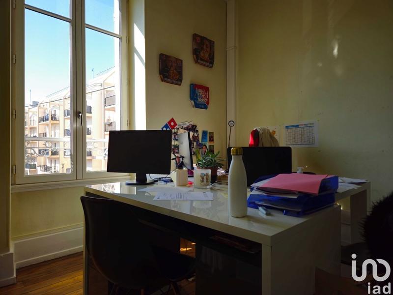 Bureau - 65 m²