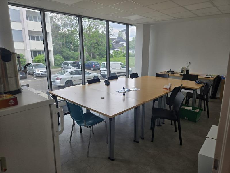 Local commercial - 600 m² - 15 pièces