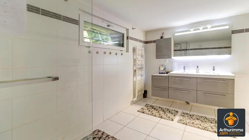 Appartement - 160 m² - 5 pièces