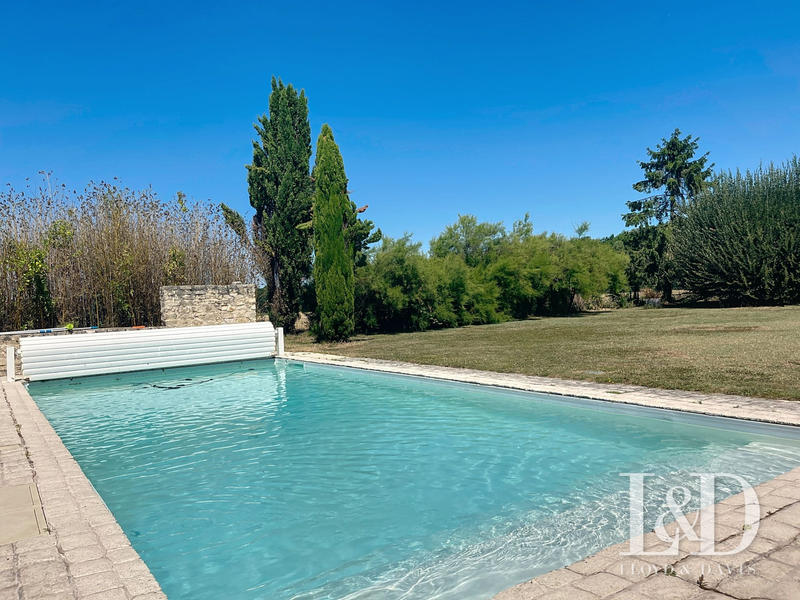 Maison - 203 m² - 6 pièces