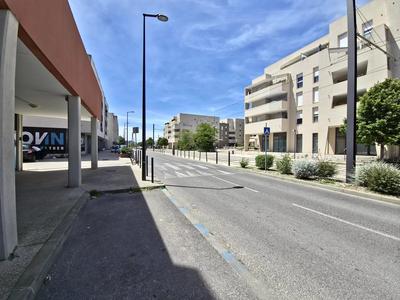 Local commercial - 75 m² - 1 pièce