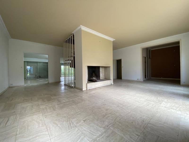 Maison - 220 m² - 8 pièces