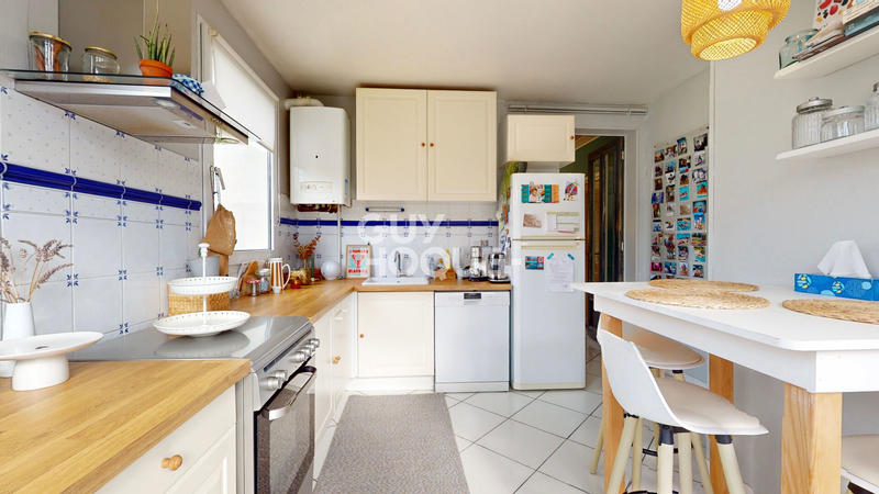 Maison - 95 m² - 5 pièces