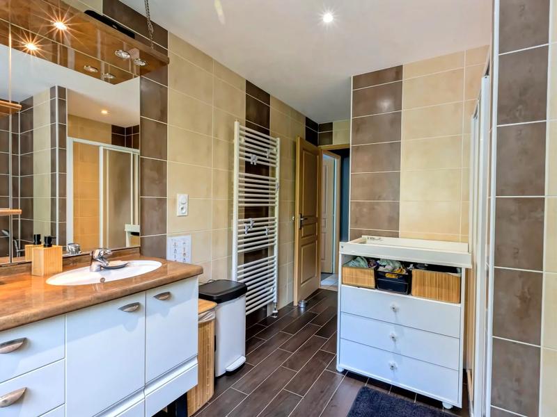 Maison - 285 m² - 10 pièces