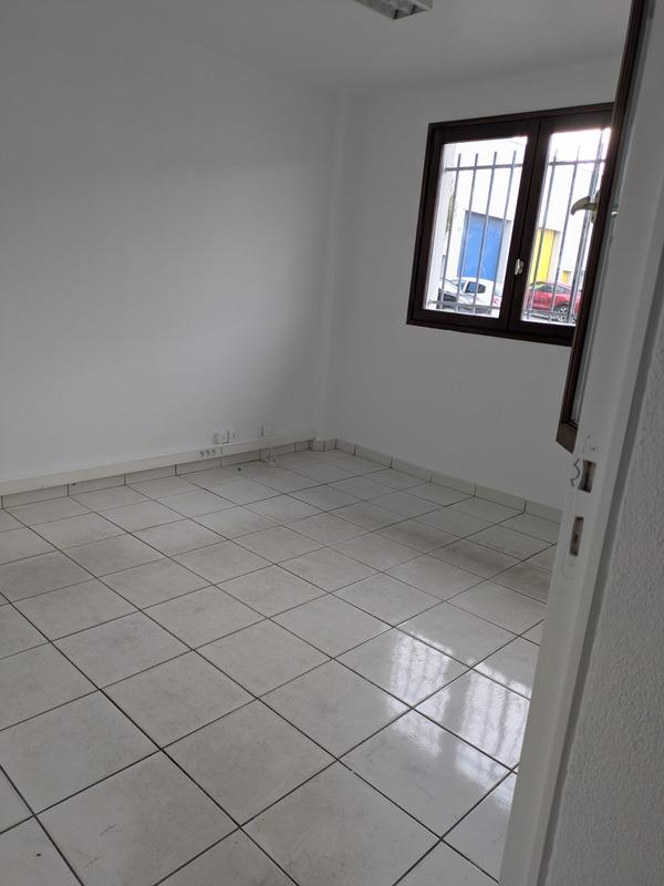 Bureau - 200 m² - 2 pièces