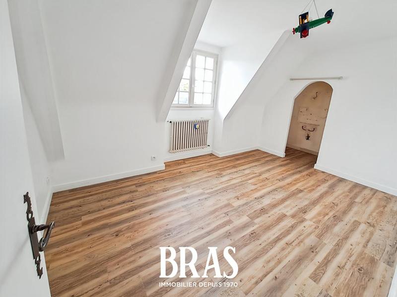 Maison - 141 m² - 8 pièces