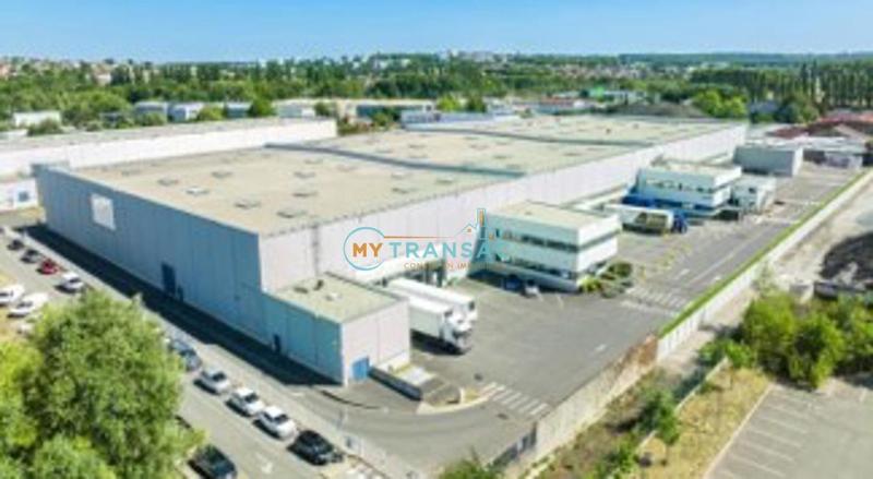 Entrepôt - 9 456 m²