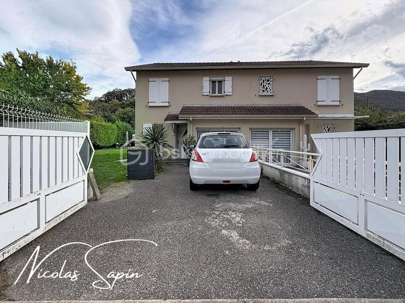 Maison - 102 m² - 5 pièces