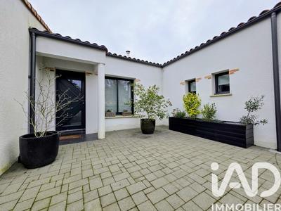 Maison - 98 m² - 5 pièces