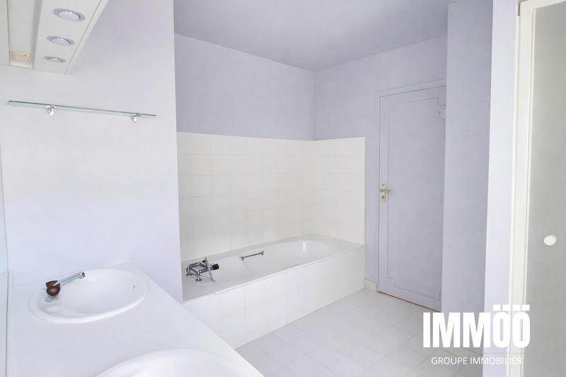 Maison - 178 m² - 8 pièces