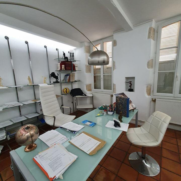 Maison traditionnelle - 304 m² - 10 pièces