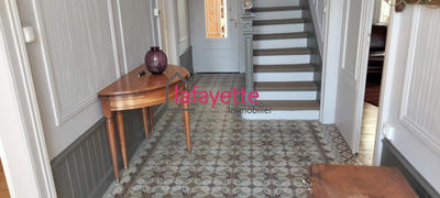 Maison - 220 m² - 7 pièces