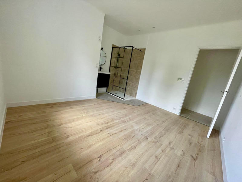 Maison - 201 m² - 8 pièces