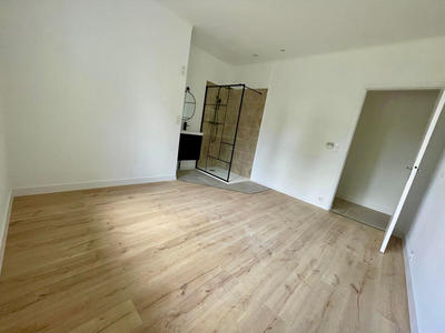 Maison - 201 m² - 8 pièces