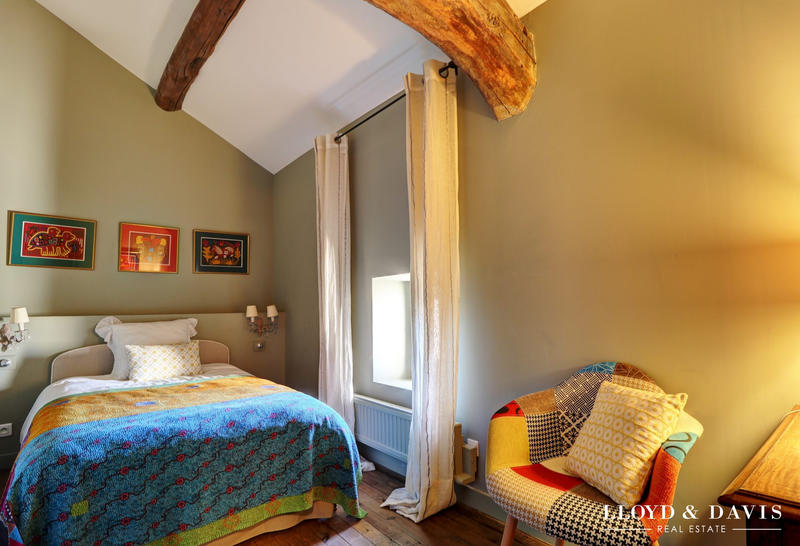 Mas - 204 m² - 9 pièces