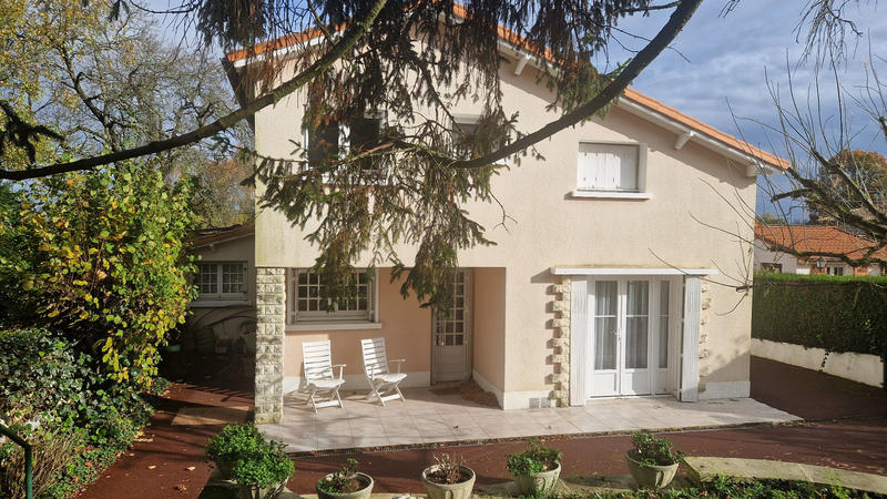 Maison - 146 m² - 8 pièces