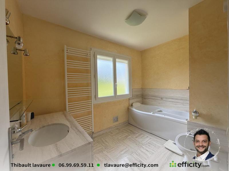 Maison - 111 m² - 5 pièces