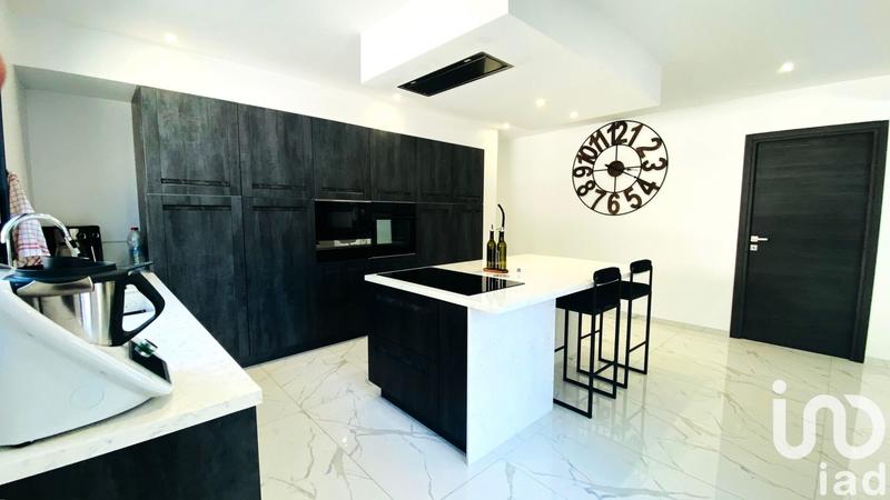 Maison - 190 m² - 8 pièces