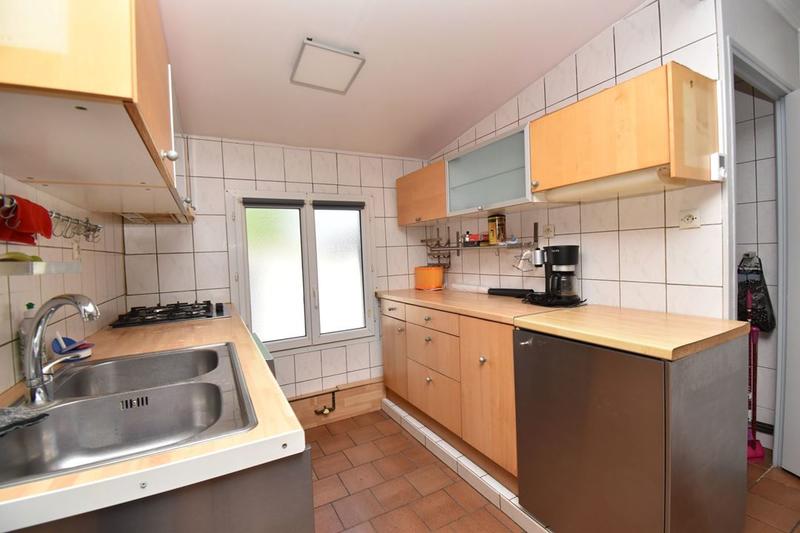 Maison traditionnelle - 223 m² - 10 pièces