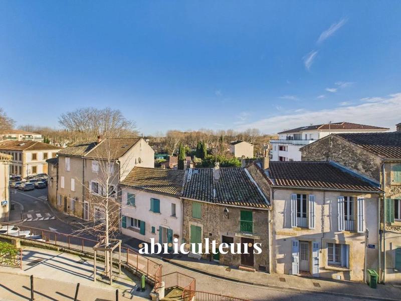 Appartement ancien - 95 m² - 3 pièces