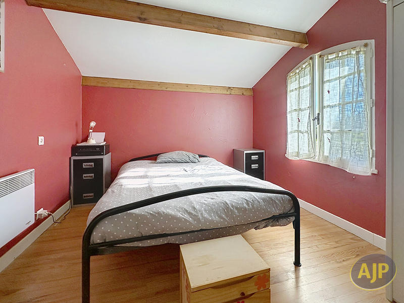 Maison - 220 m² - 11 pièces