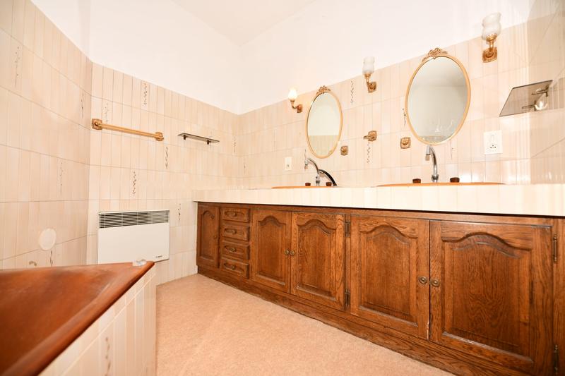 Maison - 150 m² - 8 pièces