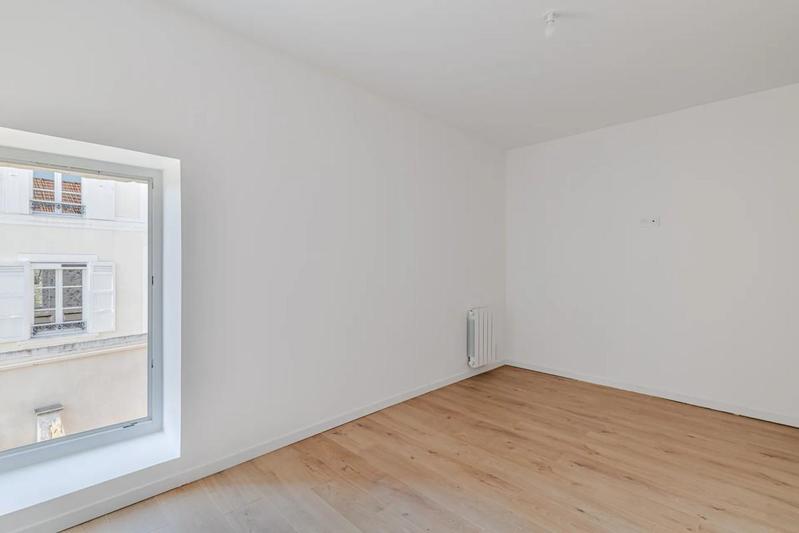 Appartement - 102 m² - 5 pièces