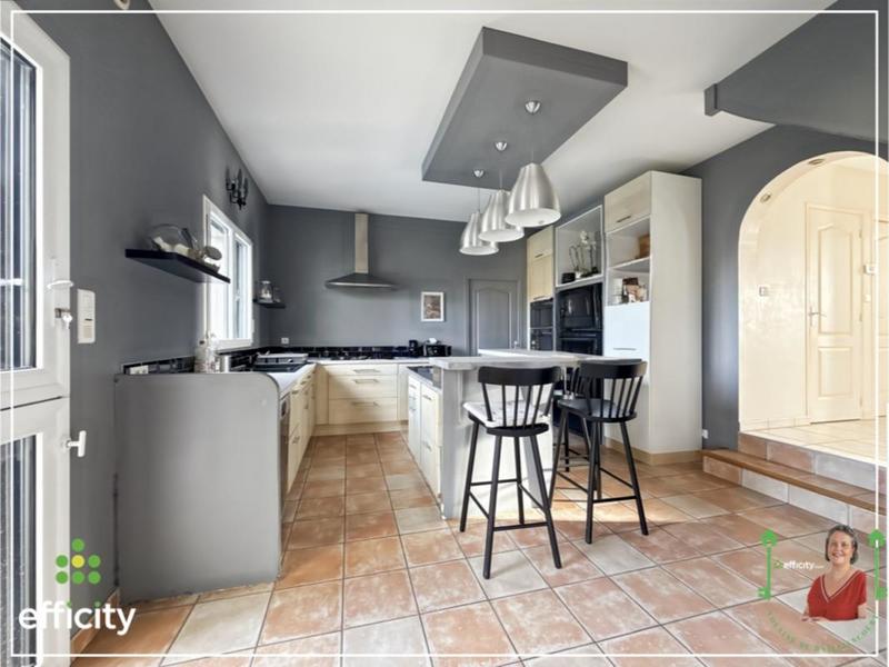 Maison - 160 m² - 8 pièces