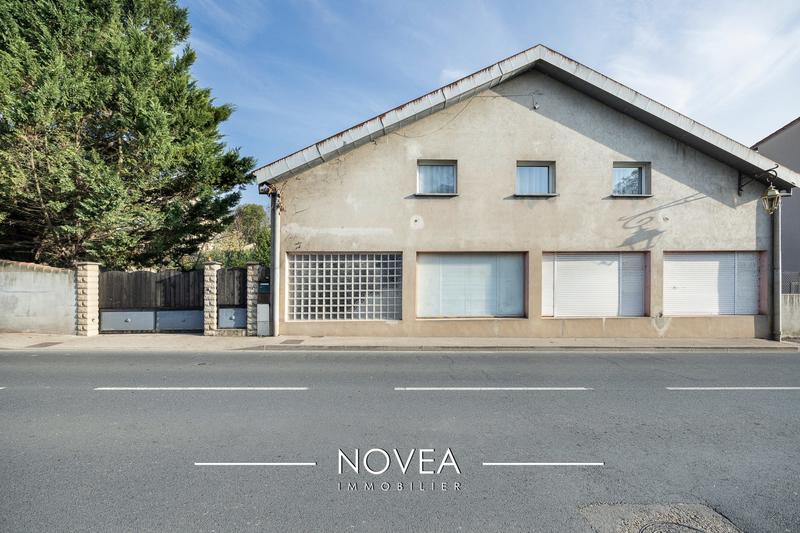 Maison - 270 m² - 5 pièces