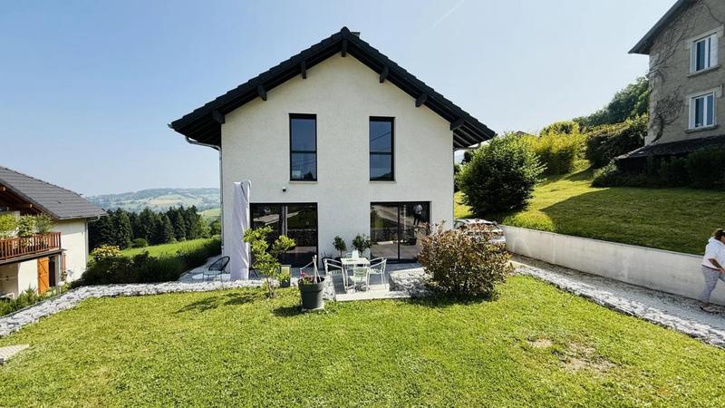 Maison - 101 m² - 4 pièces