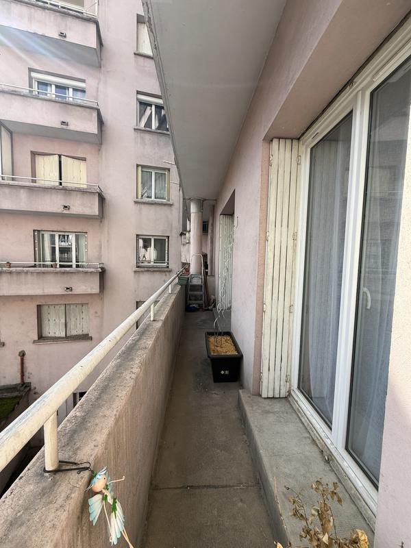 Appartement - 99 m² - 4 pièces