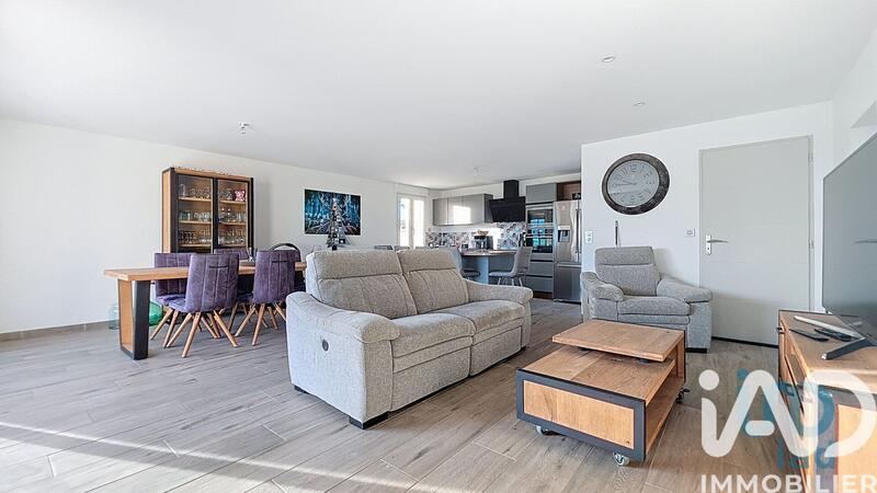 Maison - 184 m² - 8 pièces