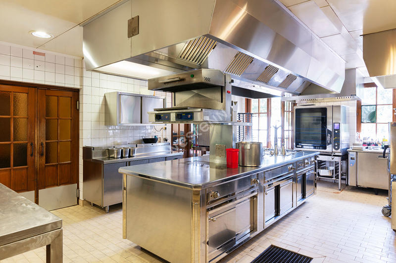 Maison - 720 m² - 12 pièces