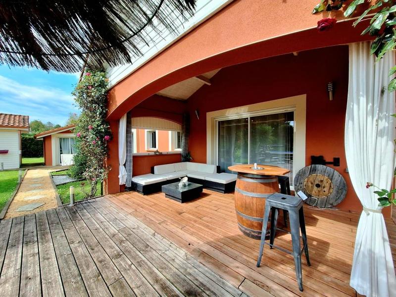 Maison - 250 m² - 2 pièces