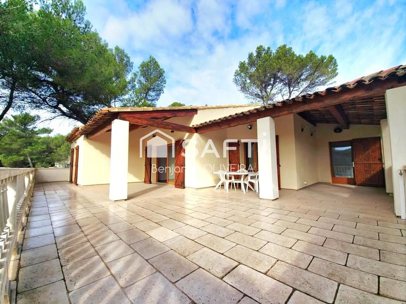 Maison - 207 m² - 7 pièces