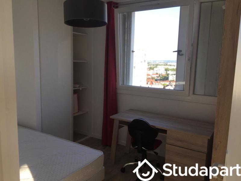 Chambre - 9 m² - 1 pièce