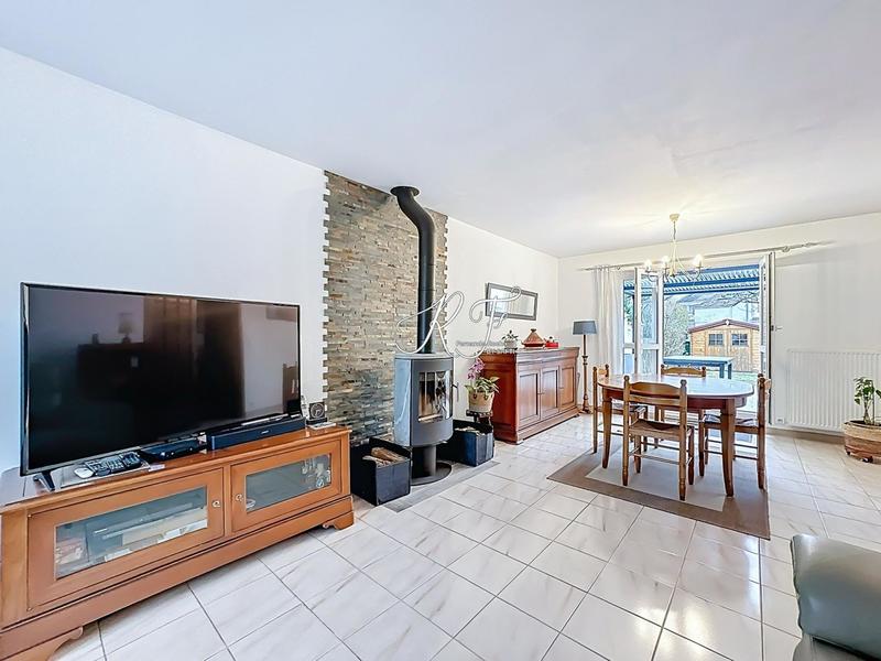 Maison - 95 m² - 5 pièces