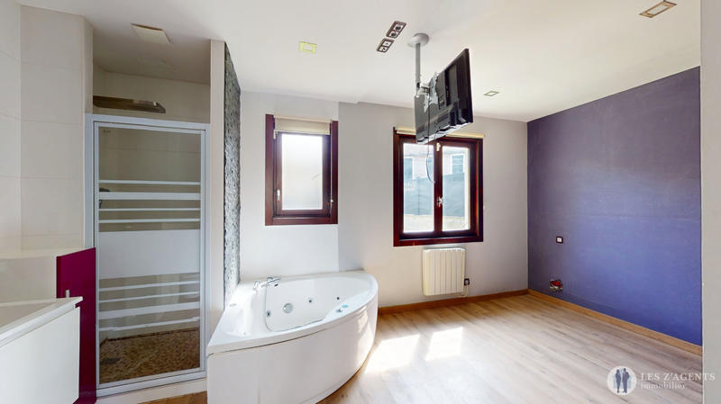 Maison - 103 m² - 5 pièces