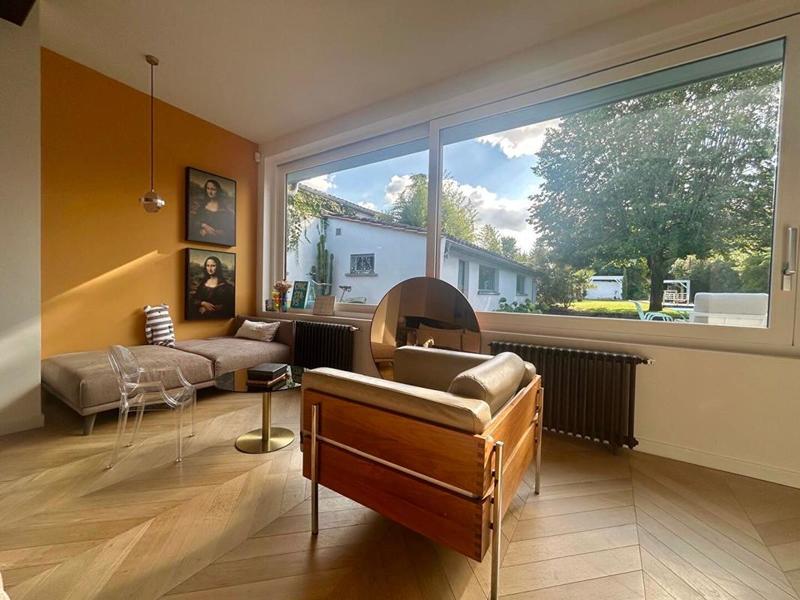 Maison - 230 m² - 6 pièces