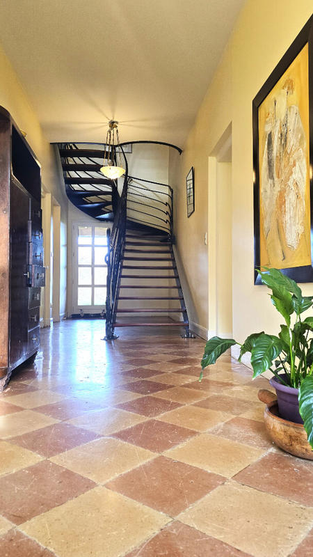 Maison - 240 m² - 9 pièces