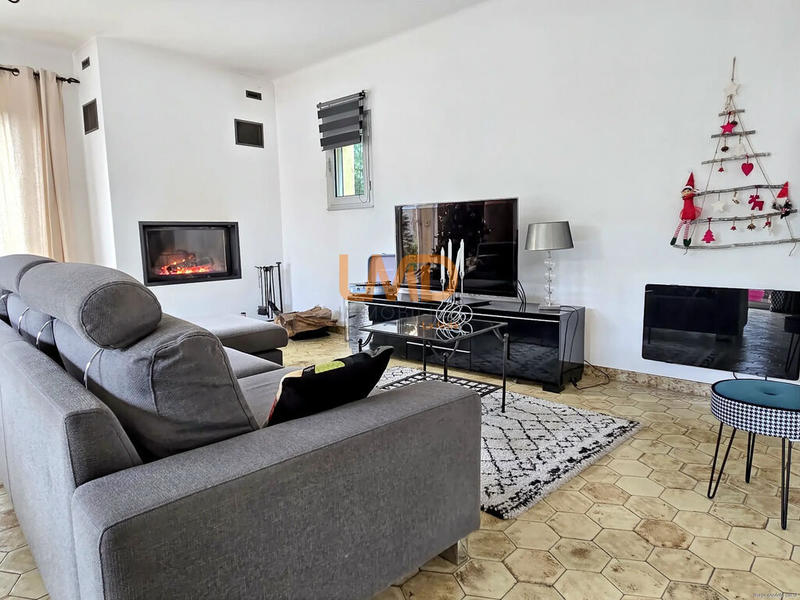 Propriété - 165 m² - 6 pièces