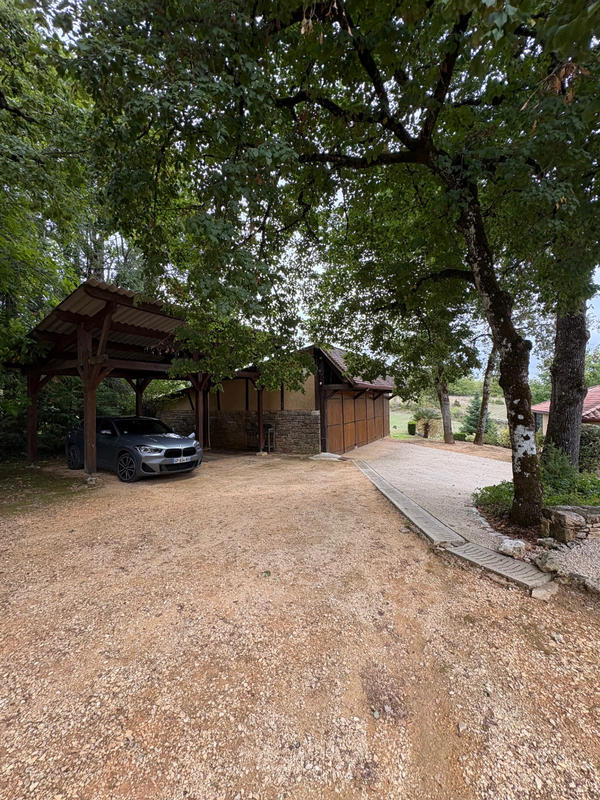 Propriété - 300 m² - 13 pièces