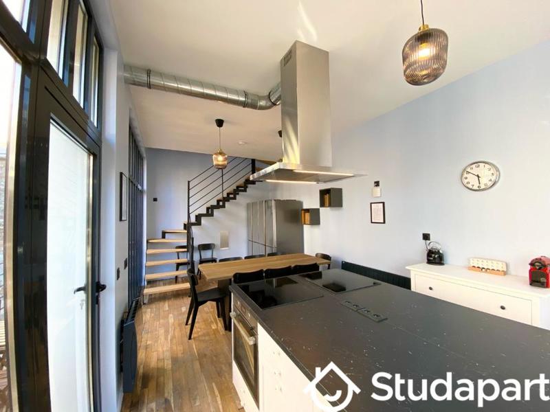 Chambre - 300 m² - 1 pièce