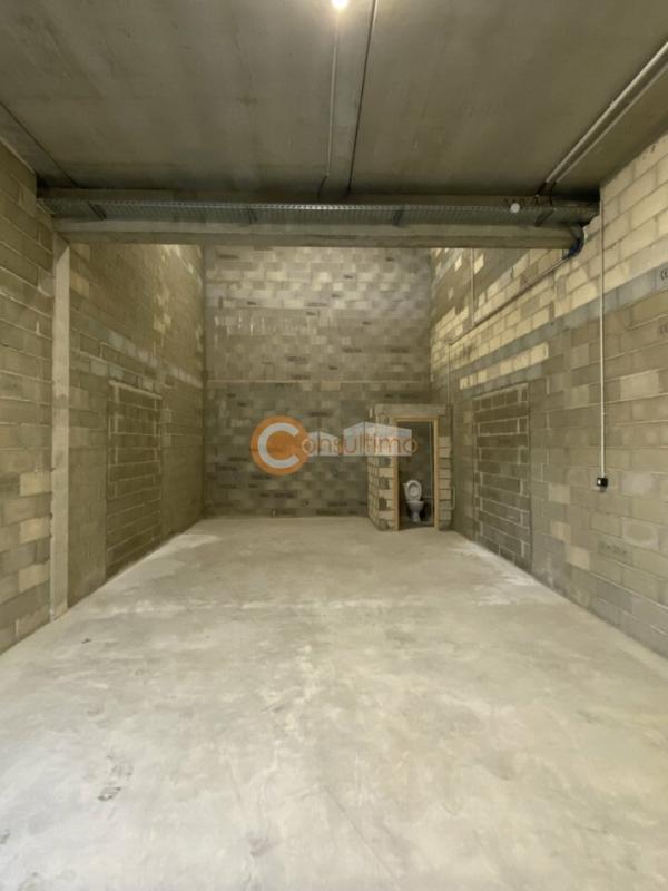 Local d'activité / Entrepôt - 570 m²