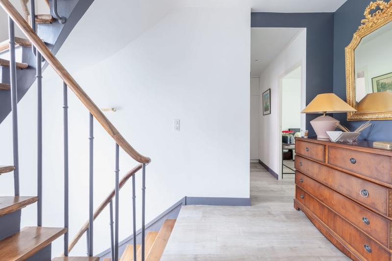 Maison - 245 m² - 10 pièces