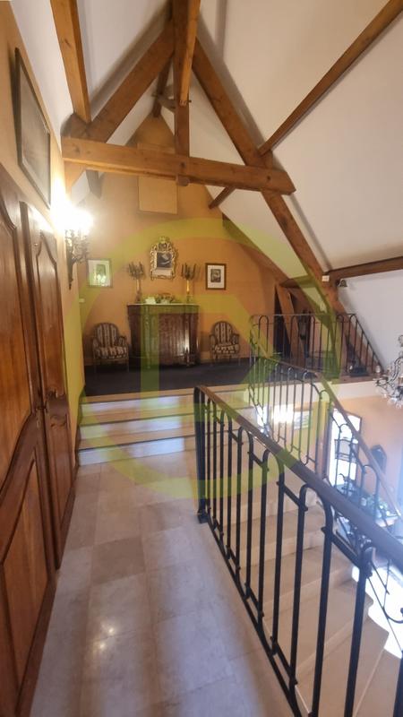 Maison - 263 m² - 7 pièces
