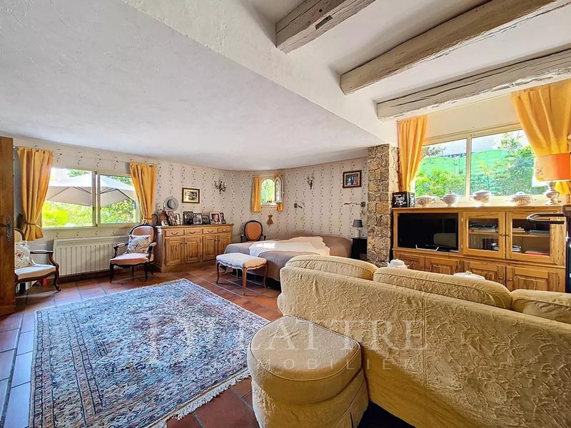 Maison - 192 m² - 7 pièces