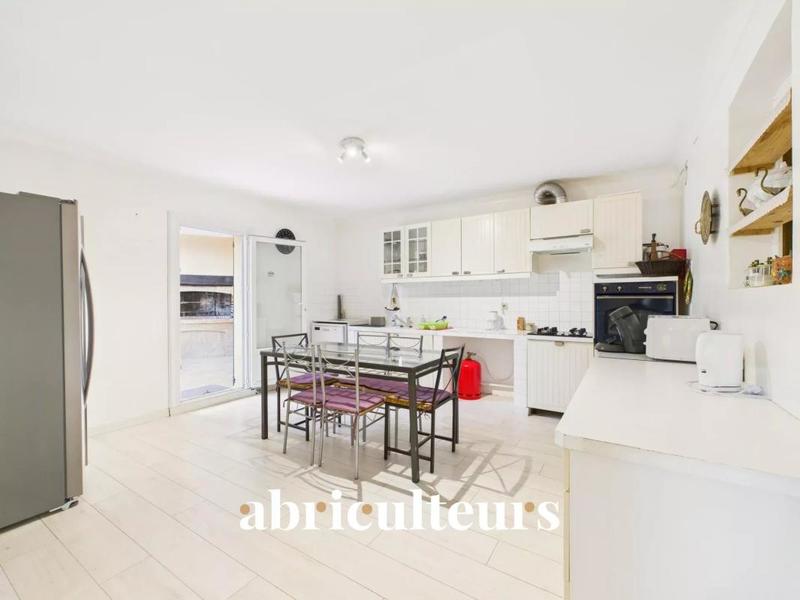 Maison - 232 m² - 8 pièces